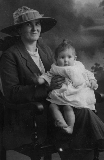 Lilian with Daisy, 1923